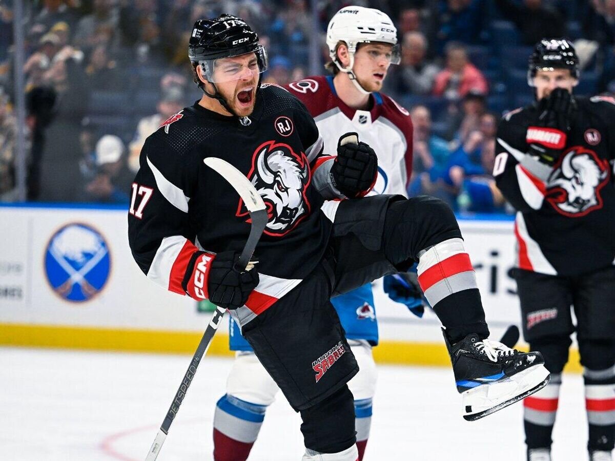    Форвард "Баффало Сейбрз" Тайсон Йост© Фото : Пресс-служба "Баффало"