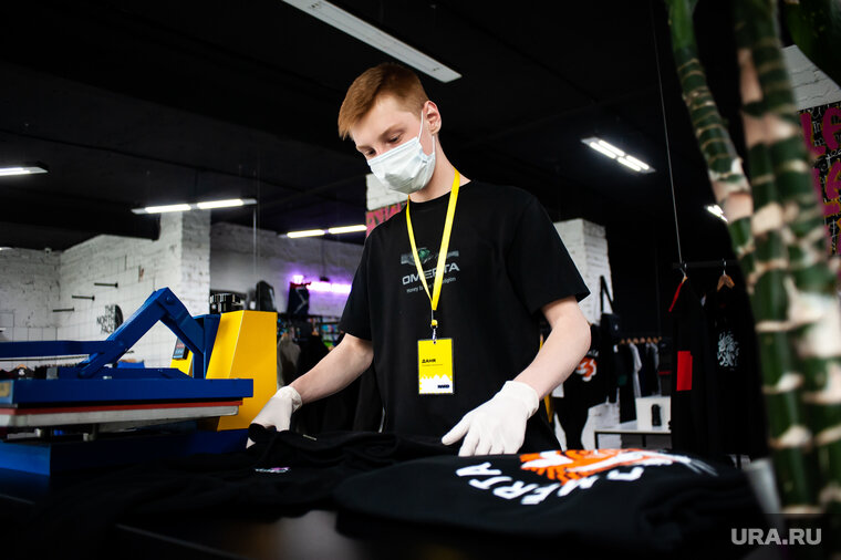    Толпа подростков из Нижневартовска оскорбляла сотрудника