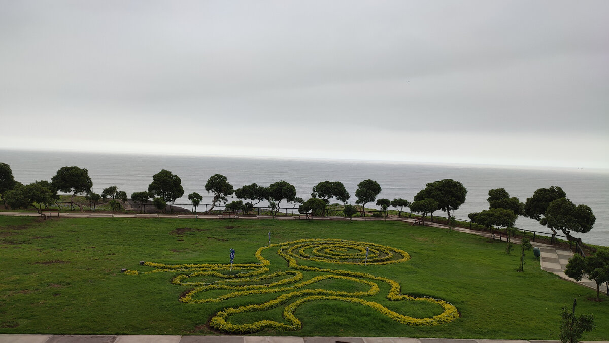 Набережная, Лима, Перу октябрь 2023. Тихий океан