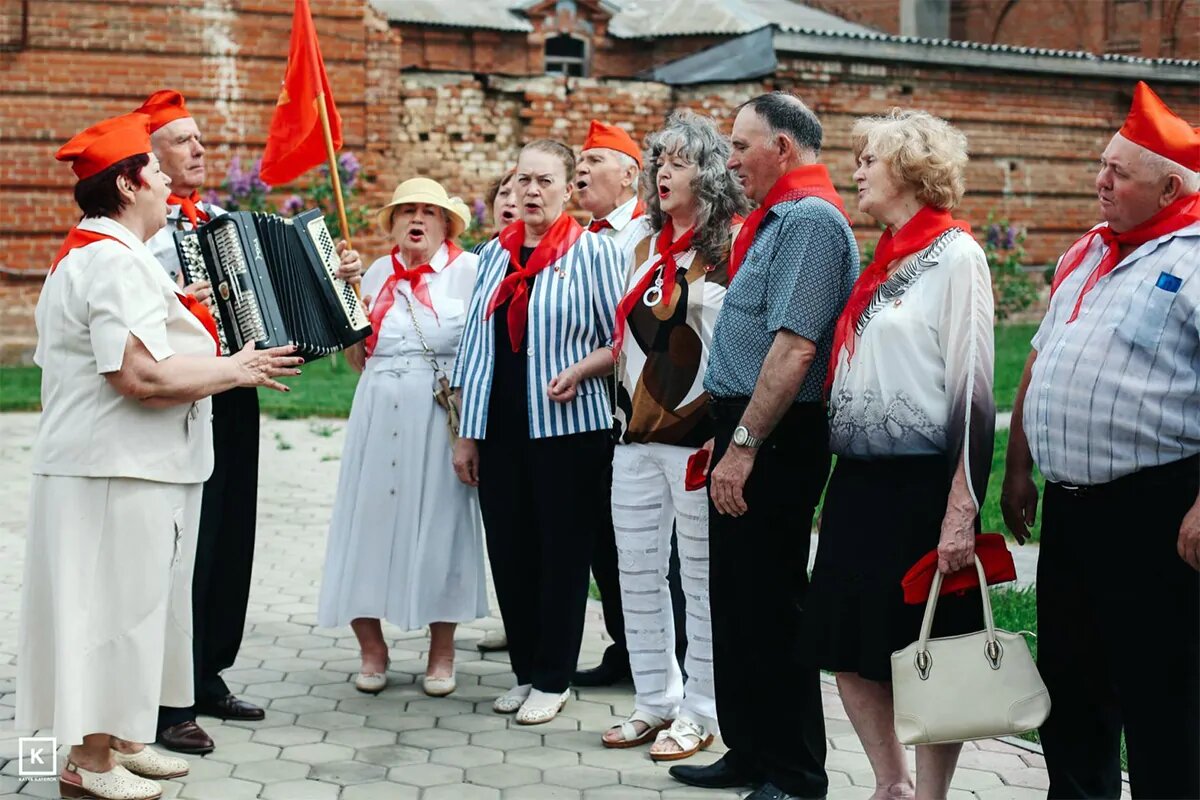 ◙ Сначала пионеры, потом – комсомольцы. Празднование юбилея пионерской организации в Балаково 
