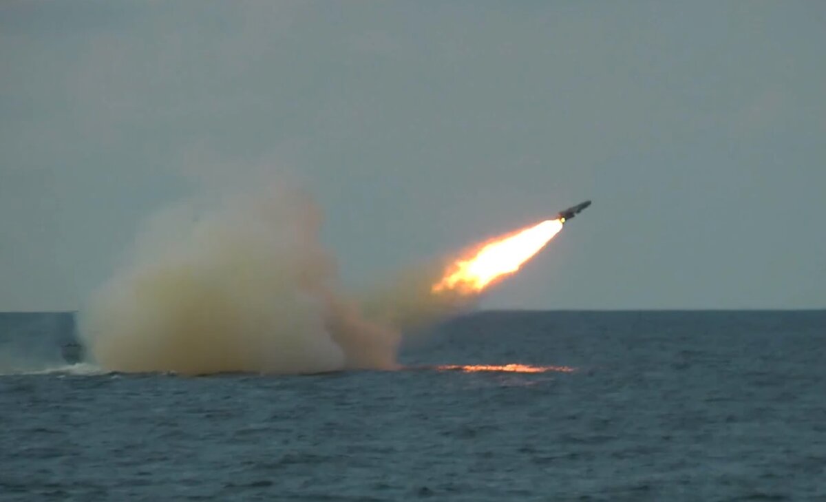    «Гейзер» стреляет «Малахитом» Стоп-кадр видео, предоставленного штабом Балтфлота