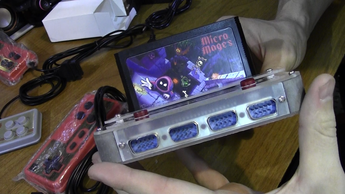 Сейчас есть немало приставок которые сразу оборудованы портами под 4 геймпада и легко позволяют играть вчетвером в любые игры из данного списка.