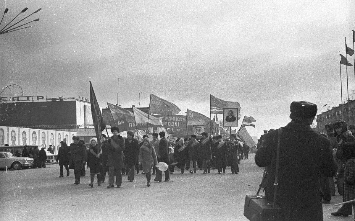 Полиграфмаш Шадринск в годы ВОВ. Шадринск завод Полиграфмаш Пионерский лагерь. Ейск завод Полиграфмаш старые фотографии. Полиграфмаш Шадринск хоккейный клуб.