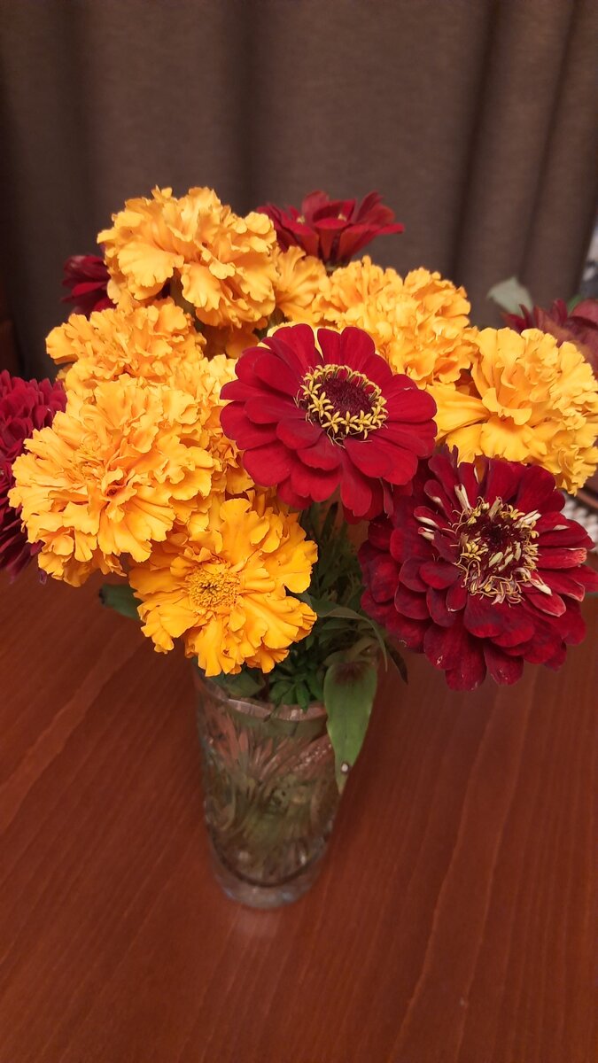 Для настроения вам яркий осенний букет