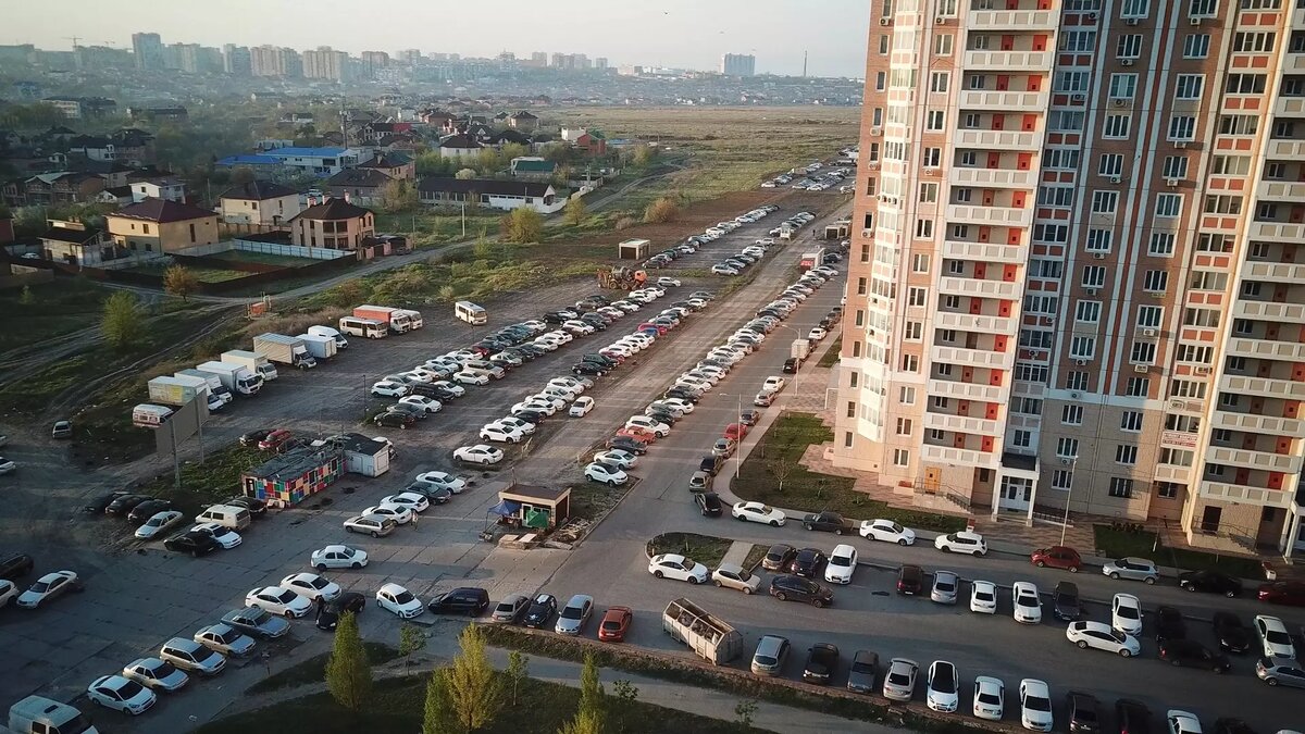     В новом микрорайоне Левенцовки появятся десять 25-этажных домов, планировку утвердил глава администрации Ростова Алексей Логвиненко.