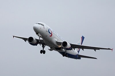    Самолет Airbus A320-214 авиакомпании "Ural Airlines" ©Виталий Невар РИА Новости