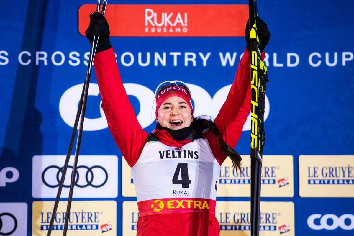    Танцы на пьедестале - фишка Ступак.