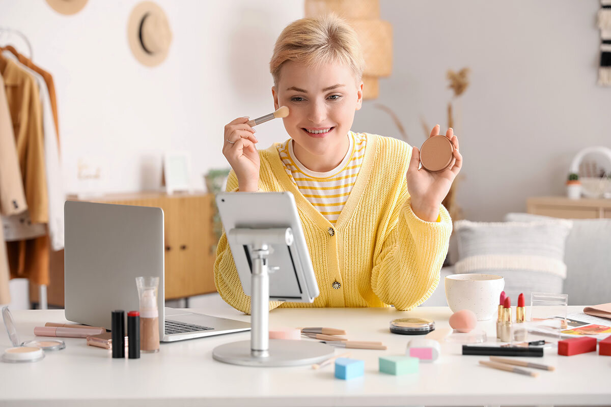    Узнаваемость в интернете можно монетизировать различными способами