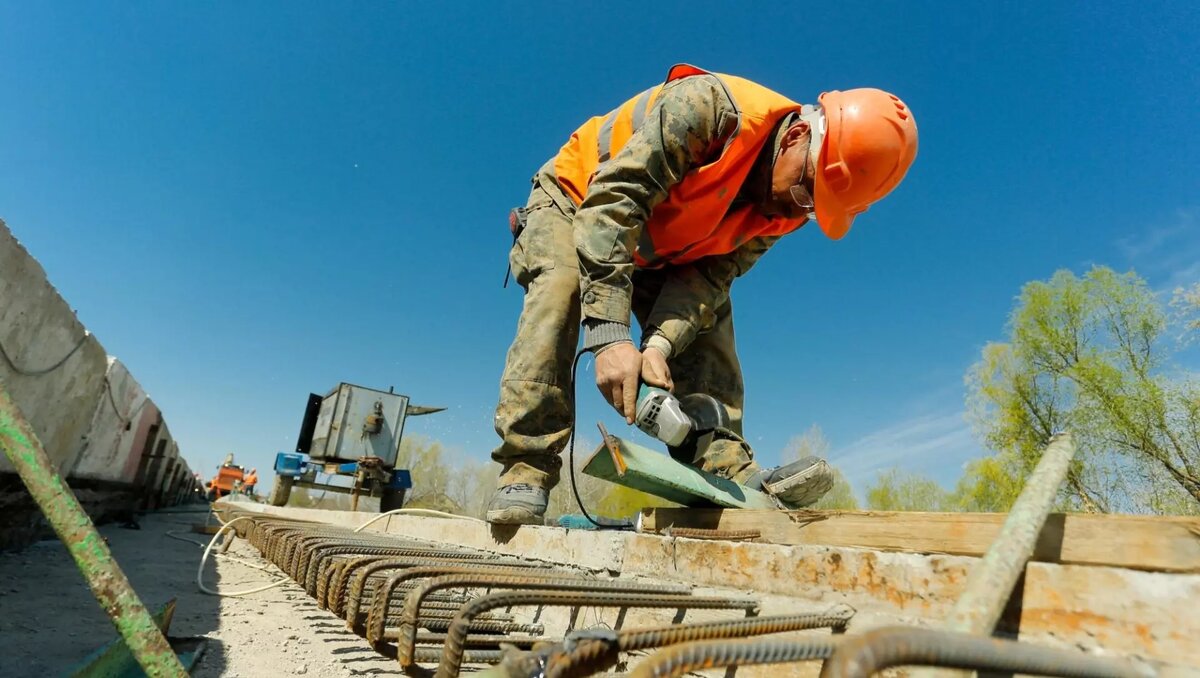     Работы по реконструкции Марийского путепровода в Красноармейском районе Волгограда планируют завершить на год раньше установленного срока. Проект стоимостью 234,6 млн рублей выходит на финишную прямую.