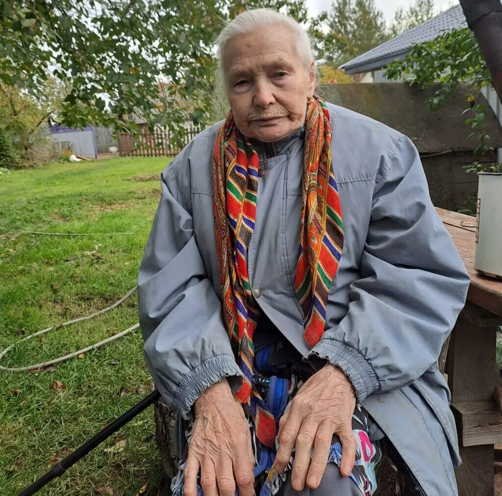 В Новой Жизни, разделенной на две части дорогой Р53, живут две Софьи почтенного возраста. Про Софью Титко мы уже писали. А в этот раз приехали в другую часть деревни к Софье Кучмель