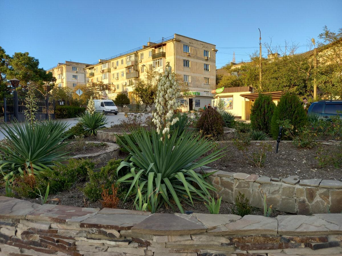 Центр самого посёлка Орджоникидзе.