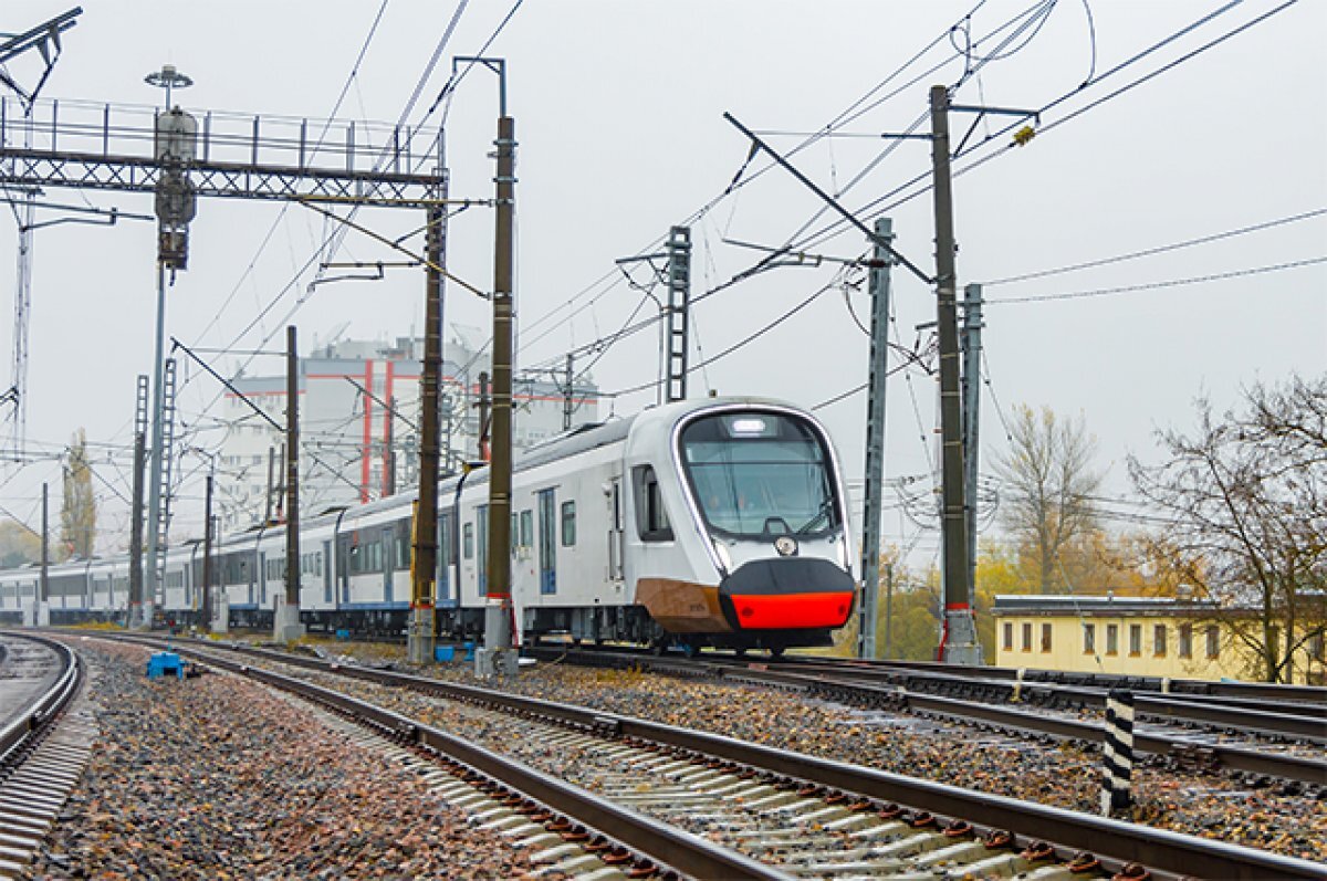    Обновление поездов.