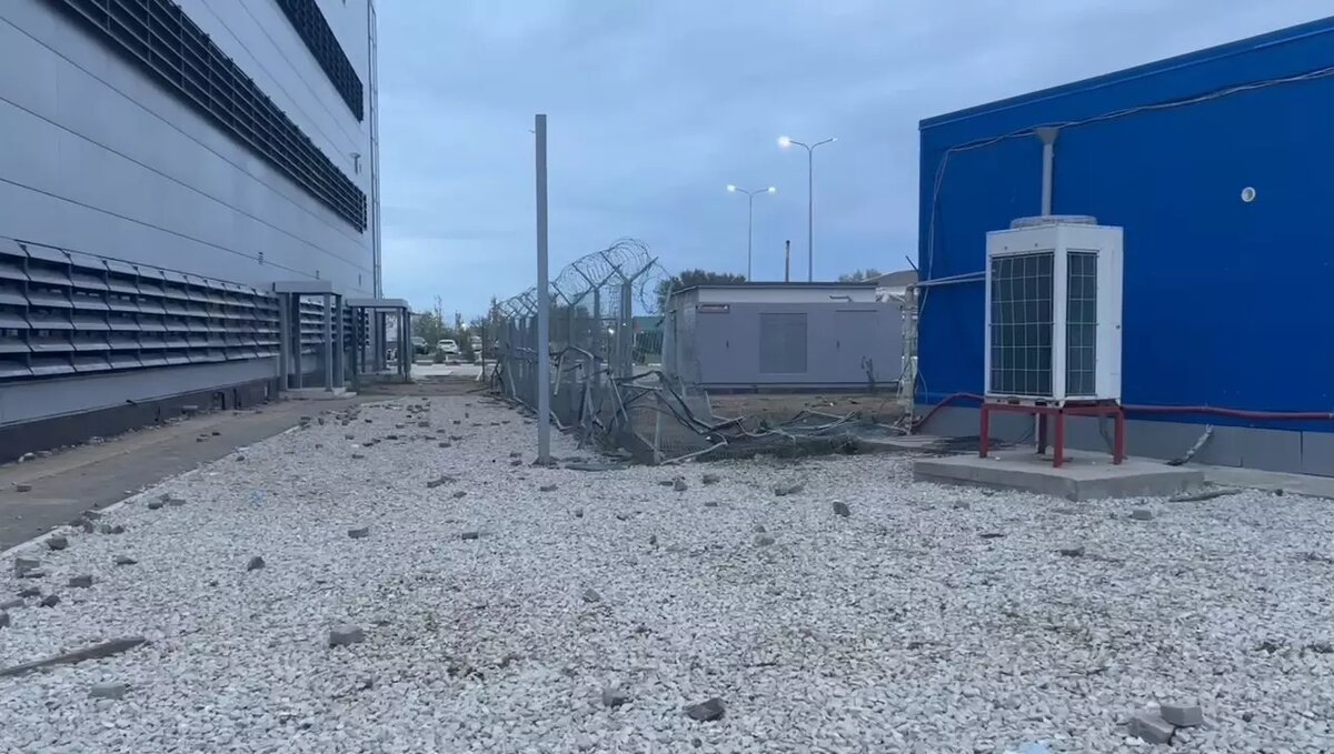     Сотрудники аэропорта «Уйташ» в Дагестане рассказали о том, что сейчас происходит в здании воздушной гавани.