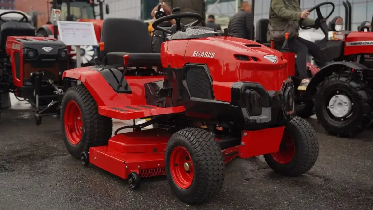 Фото: telegram-канал BelarusTractors_official Опытный образец новой газонокосилки BELARUS от САЗ и МТЗ