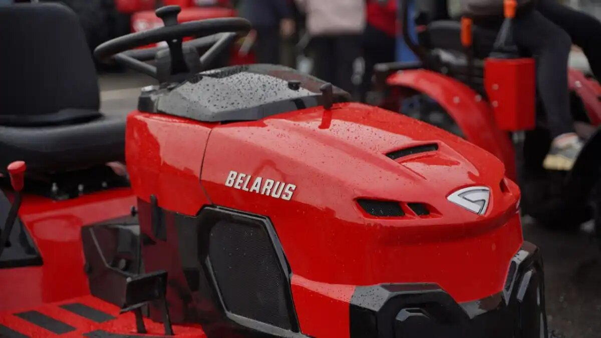 Фото: telegram-канал BelarusTractors_official Дизайн новой газонокосилки от САЗ и МТЗ