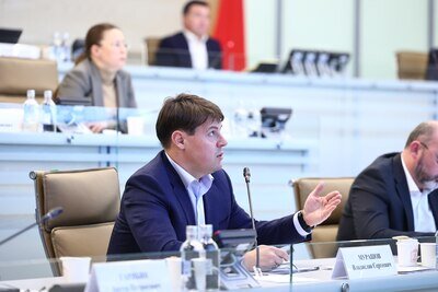    Министр сельского хозяйства и продовольствия региона Владислав Мурашов на совещании губернатора Московской области Андрея Воробьева с руководящим составом правительства Московской области и главами городских округов © Антон Чернов, «Подмосковье Сегодня»