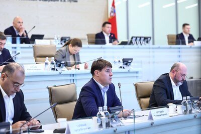    Министр сельского хозяйства и продовольствия региона Владислав Мурашов на совещании губернатора Московской области Андрея Воробьева с руководящим составом правительства Московской области и главами городских округов © Антон Чернов, «Подмосковье Сегодня»