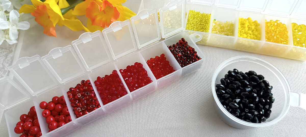 Бисер и бусины. Фото автора