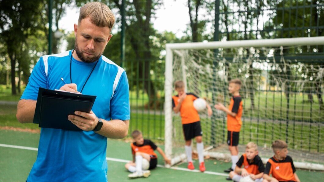    Около 1500 югорских тренеров сегодня отмечают профессиональный праздник