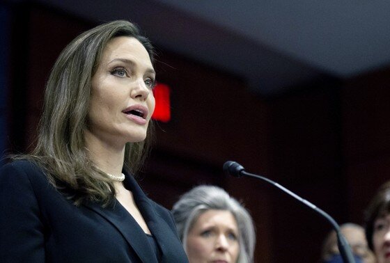     Анджелина Джоли