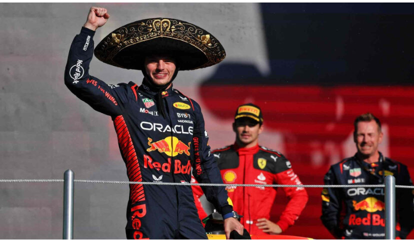 Макс Ферстаппен на подиуме после гонки