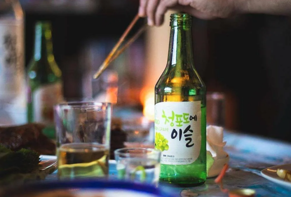 Аперитив соджу со вкусом. Соджа Джинро. Jinro Soju. Что такое соджу в Корее.