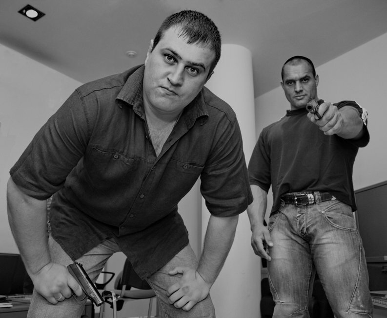 Стереотипные коллекторы в представлении большинства граждан. Фото из открытых источников.