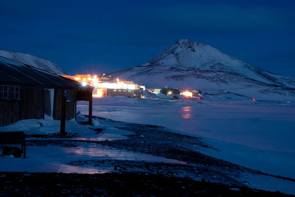 Антарктическая станция Мак-Мердо (McMurdo Station). Matthias Wietz.