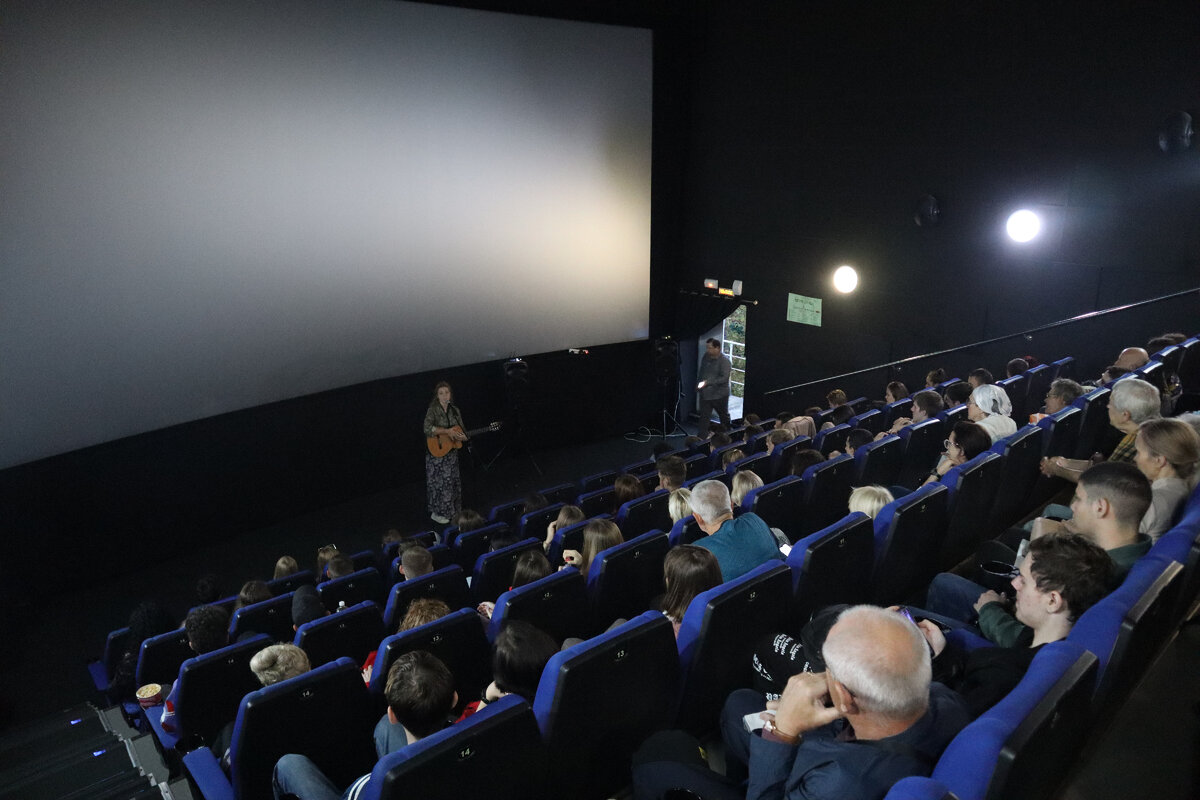 В Геленджике состоялся премьерный показ художественного фильма «Фагот». Режиссер - Анна Артамонова. 

Первыми на курорте картину увидели студенты, волонтеры и общественники - около 130 человек.