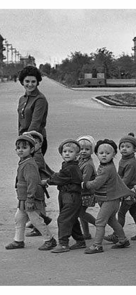 Фото из интернета. Вместе весело шагать.