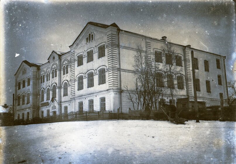 Здание духовного училища