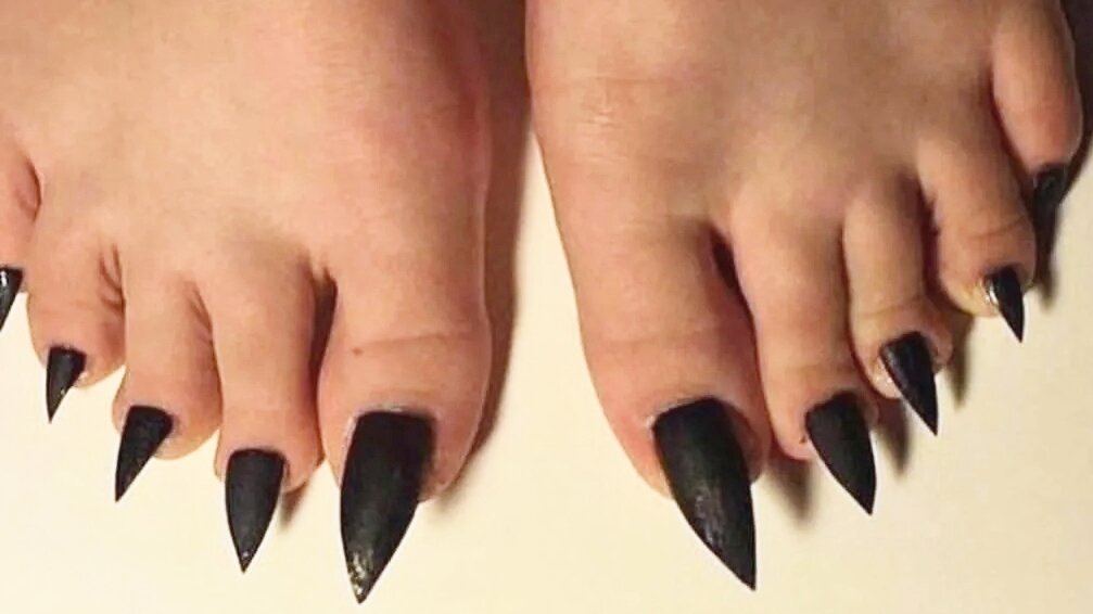 Как вам педикюр? Креативно или перебор? 