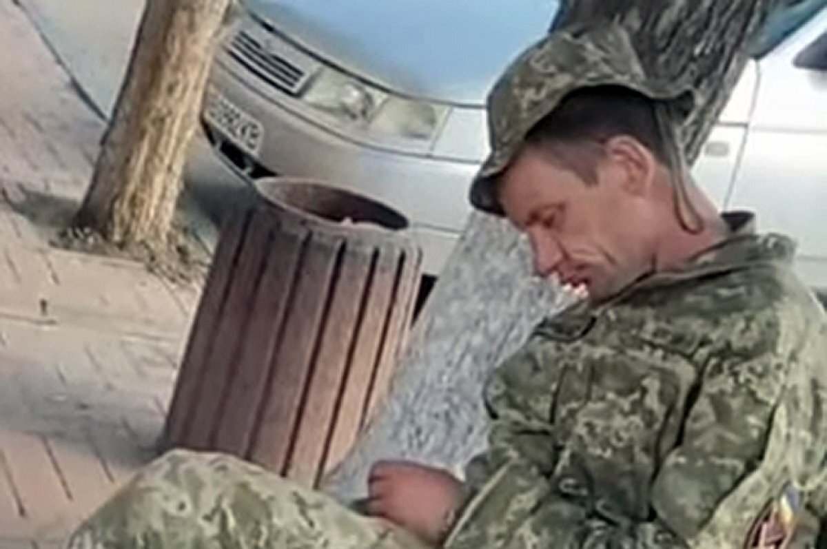    Запивают «колеса» водкой и идут стрелять.