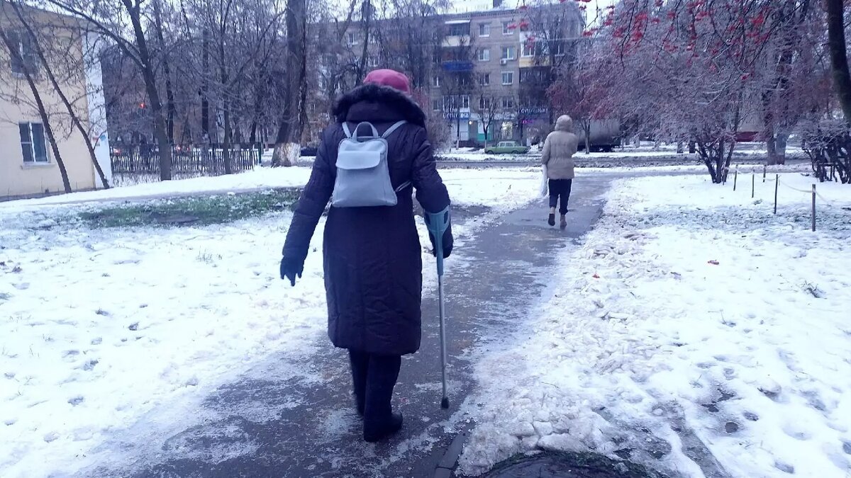     16 человек пострадали из-за гололеда в Нижнем Новгороде с 23 по 29 октября 2023 года. Детей среди них не было. Об этом NewsNN рассказали на станции скорой медпомощи в приволжской столице.