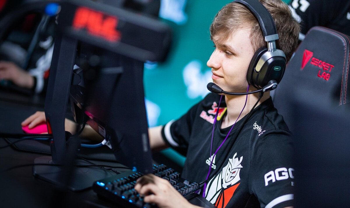     Илья m0NESY Осипов