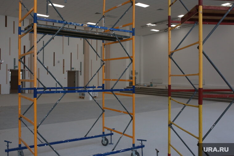    Картина не везде подойдет по размерам