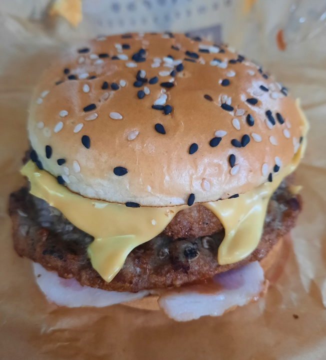 Прекрасная таблетка для похудения, вписанная в мой рацион вчера. Худеть на бургерах? Вполне реально!