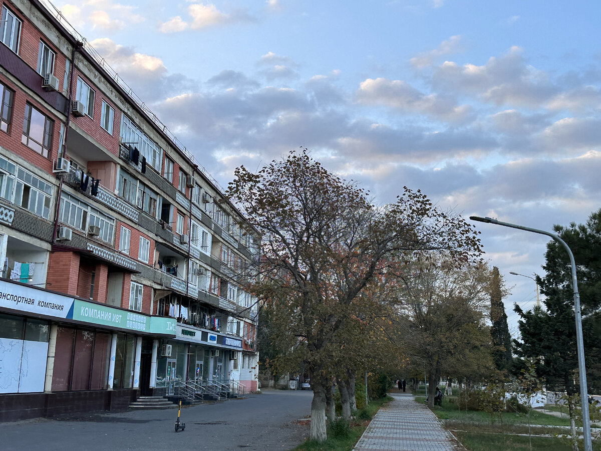 Как живет Каспийск - город где разгромили аэропорт. Дома, новостройки, море.  | Дно Мещанства | Дзен