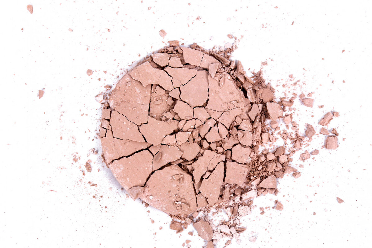     Что делать, если разбилась пудра для лица? 3 гениальных способа восстановить любую рассыпчатую косметику