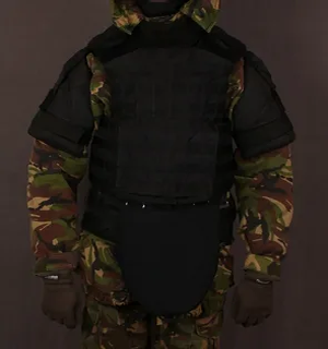 Человек в бронежилете ТЕМП3000 модель Корсар 3МА