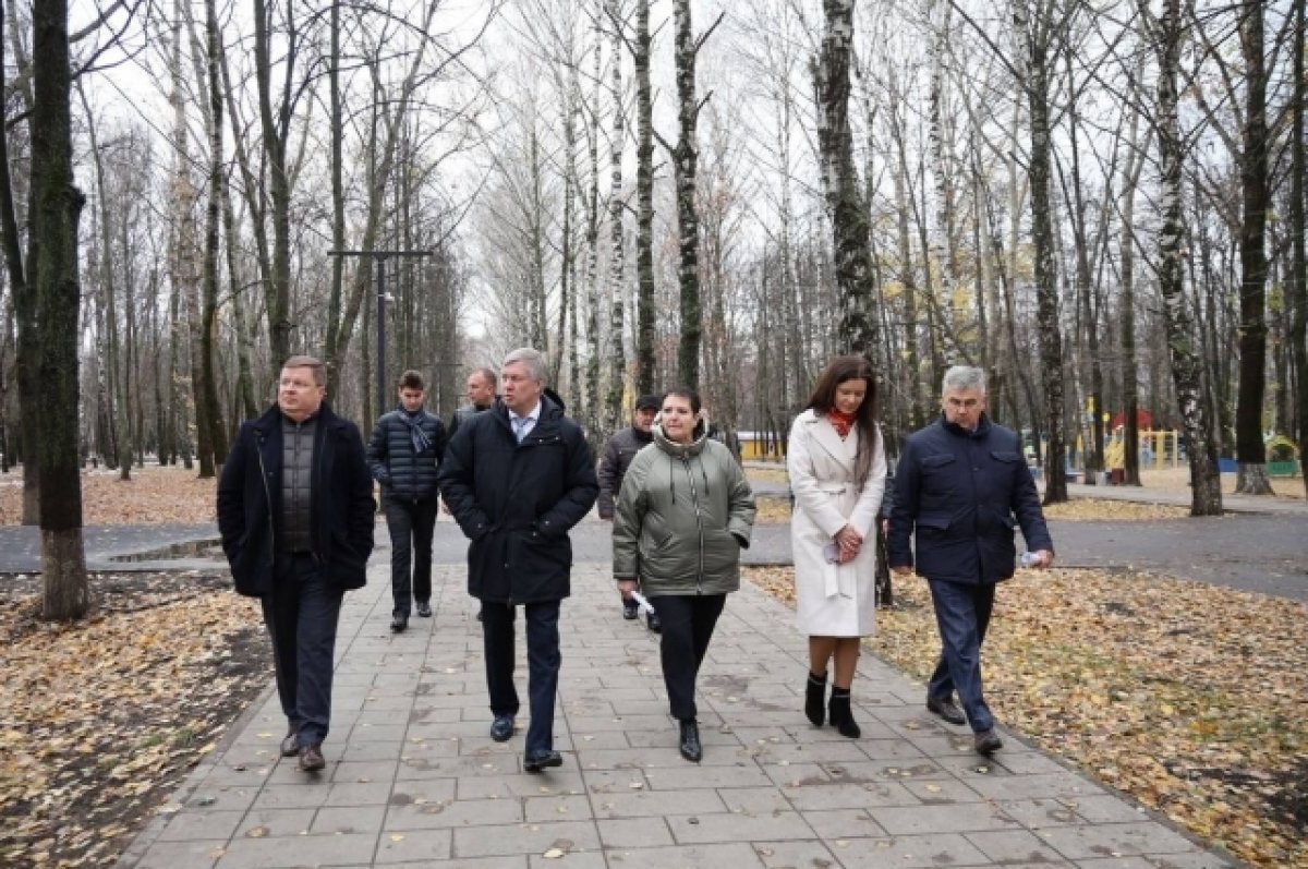    Русских проверил, как в Ульяновске отремонтировали двор, дорогу и парк