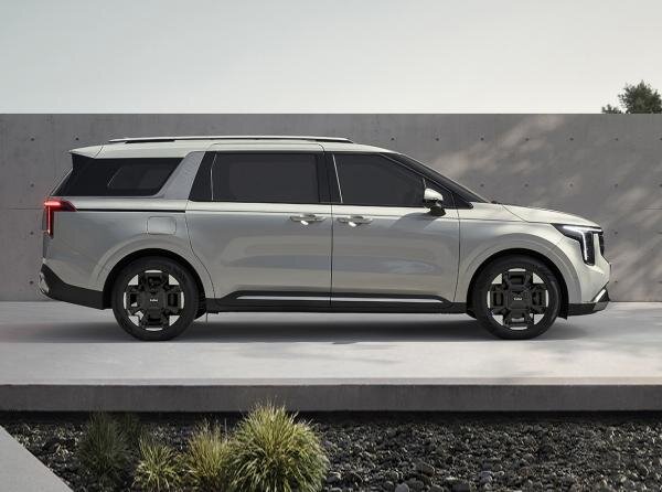     Kia Carnival. Фото Kia