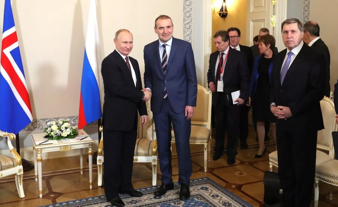 Президент Исландии Гвюдни Йоуханнессон и Владимир Путин