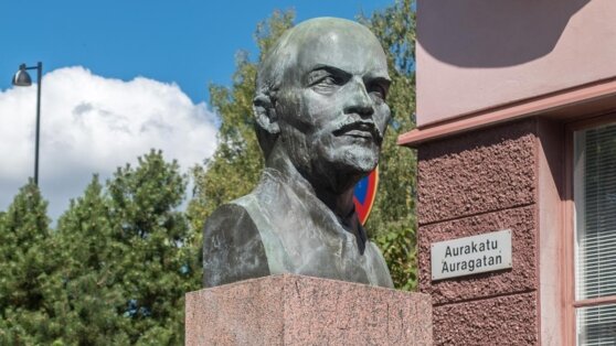    В финском Турку суд отменил решение мэра о демонтаже памятника Ленину Анна Белая
