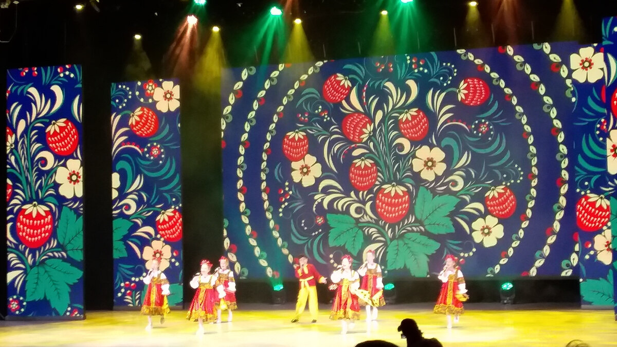 Выступление группы из города Гусь-Хрустальный. Фото автора