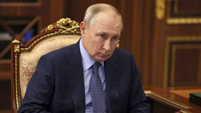   globallookpress.com Mikhail Metzel / Kremlin Pool