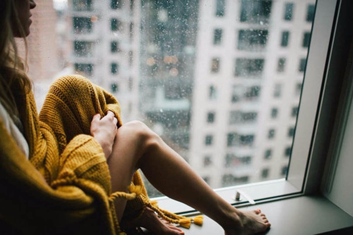 Грустные картинки про любовь. Открытки пожалеть мужчину. Жду демотиватор. Устала ждать тебя. Мем устала ждать.