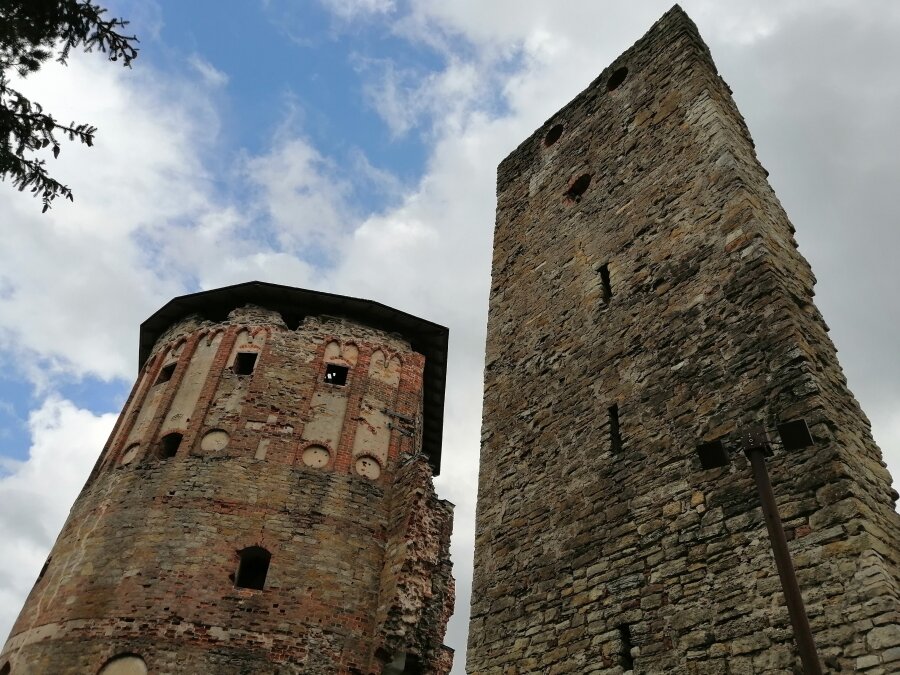 Башни крепости Вастселийна