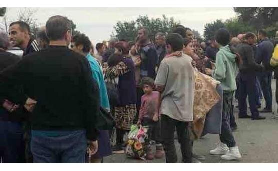 Неправильно предъявлять властям Арцаха обвинения в сдаче республики, поскольку эти власти (Армении – ред) с 2018 года сделали все, чтобы подписание документа об упразднении Арцаха стало реальностью.-5