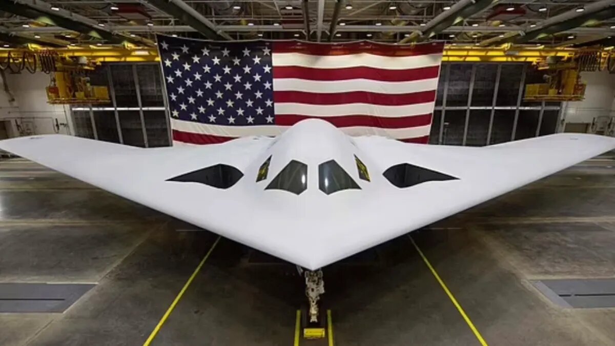 B-21 Raider будет оснащен новым ядерным оружием и будет иметь дальность полета 6000 миль. Фото: AFP